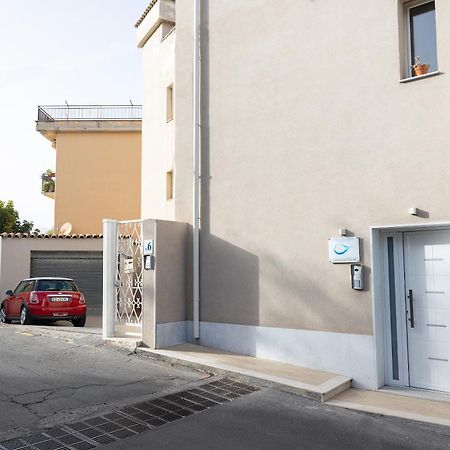 Perla Sul Mare Apartments Giardini Naxos Exteriör bild