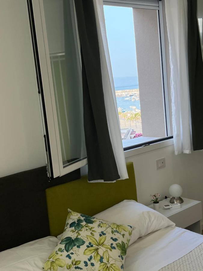 Perla Sul Mare Apartments Giardini Naxos Exteriör bild