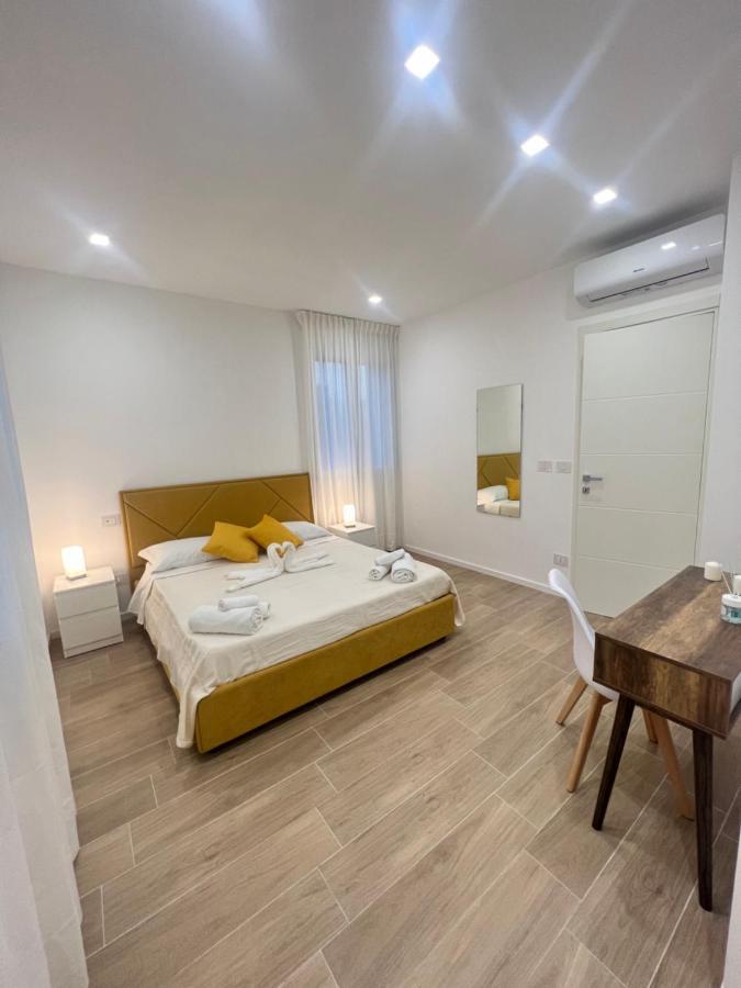 Perla Sul Mare Apartments Giardini Naxos Exteriör bild