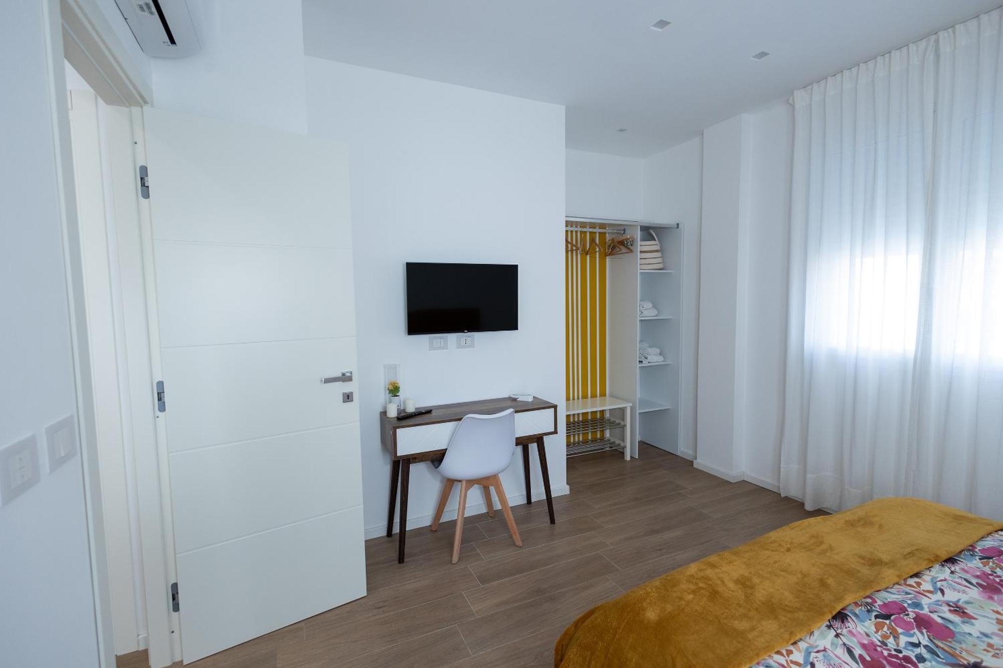 Perla Sul Mare Apartments Giardini Naxos Exteriör bild