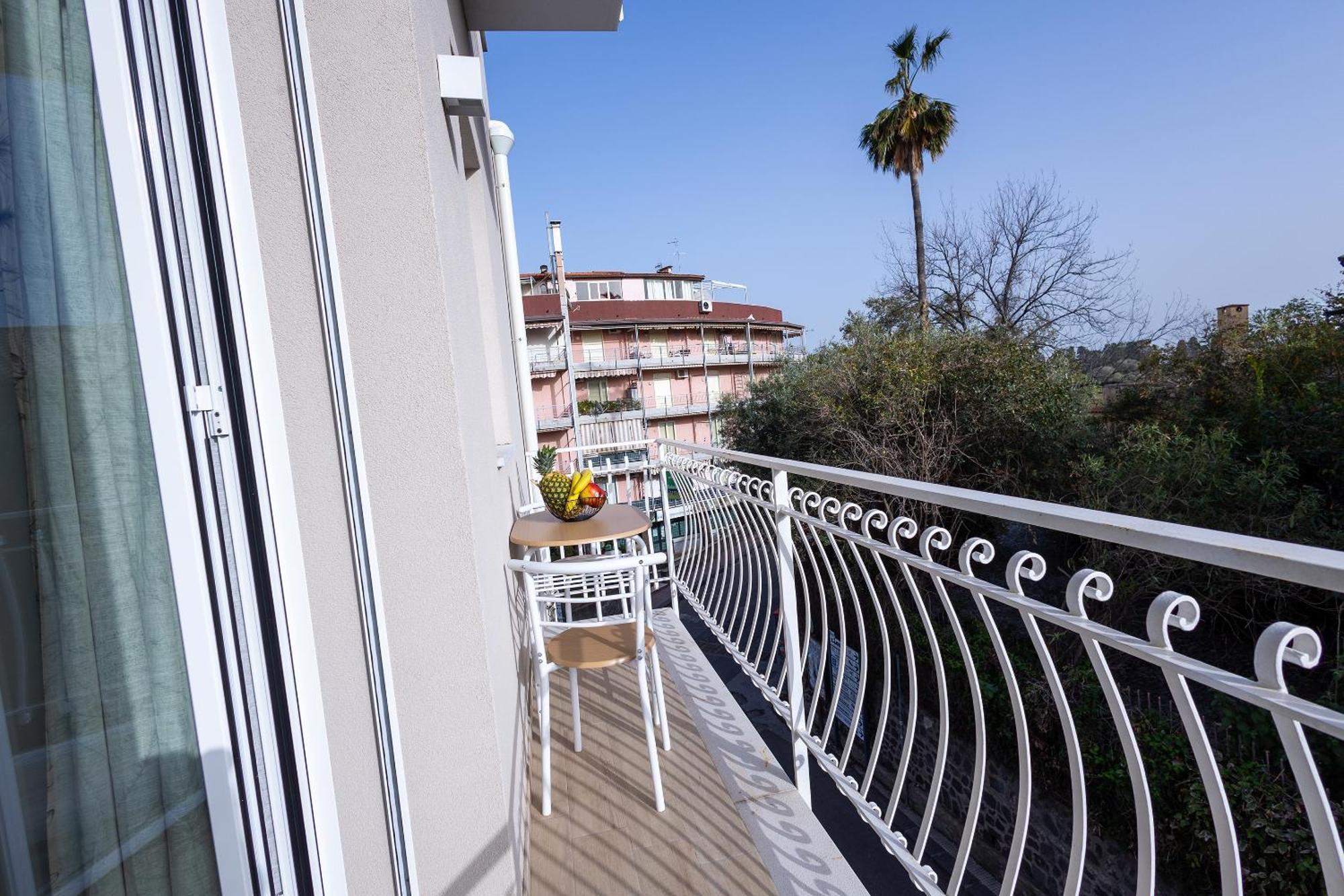 Perla Sul Mare Apartments Giardini Naxos Exteriör bild